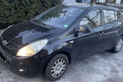 Hyundai i20 88.600 km 3.400 &euro; rosenheim 83026