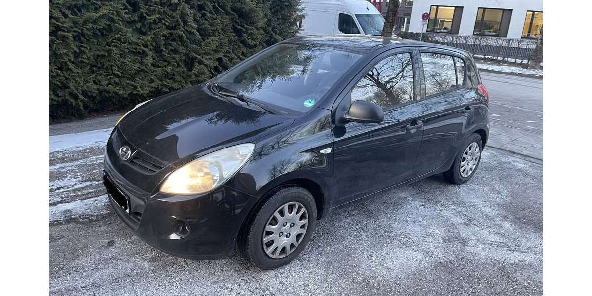 Hyundai i20 88.600 km 3.400 &euro; rosenheim 83026