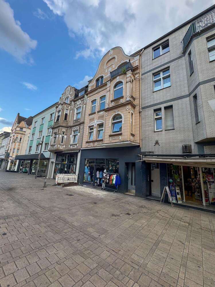 Haus zum Kaufen in Oberhausen 525.000 € 422 m²