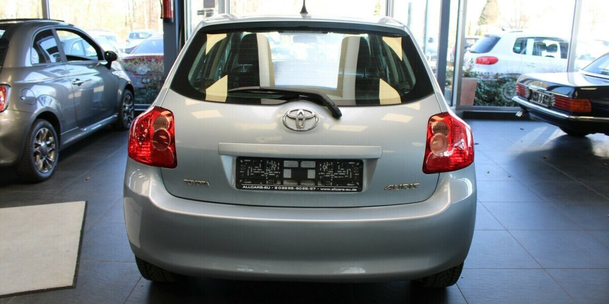 Toyota Auris 1.4 VVT-i Team - Klima - TÜV 02/28 - 70.835 km 5.980 &euro; Euskirchen 53881