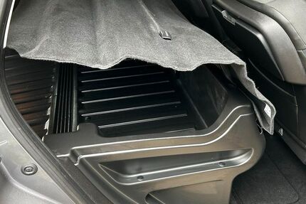 Renault Scenic 149.000 km 10.999 € Düsseldorf 40237