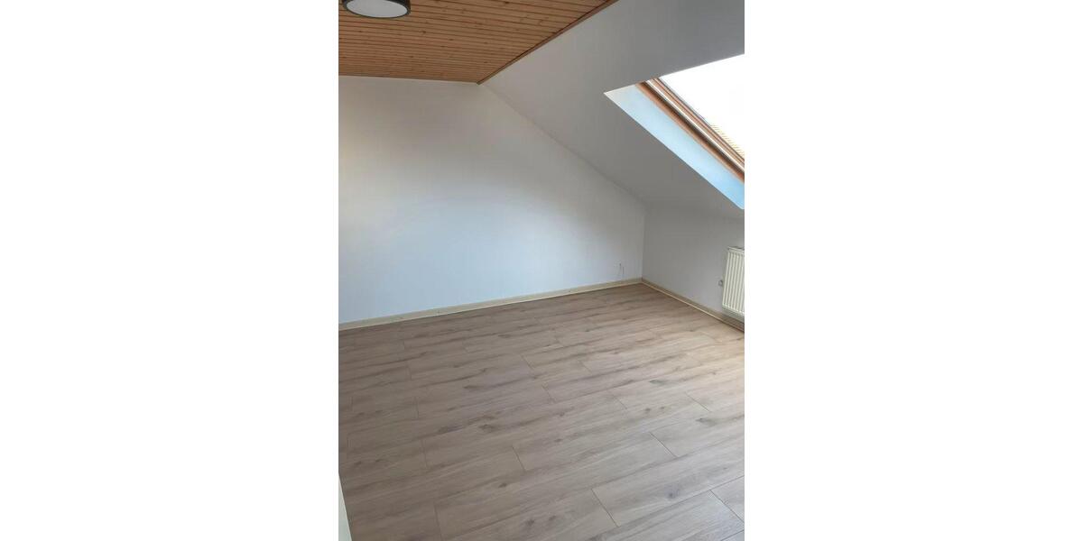 Einfamilienhaus Grebenstein - 6 Zimmer, 200 m&sup2;, 1.300&euro; | Angebot:26129821