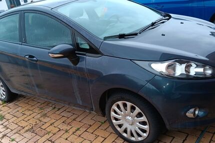 Ford Fiesta 177.000 km 2.100 &euro; Eicklingen 29358