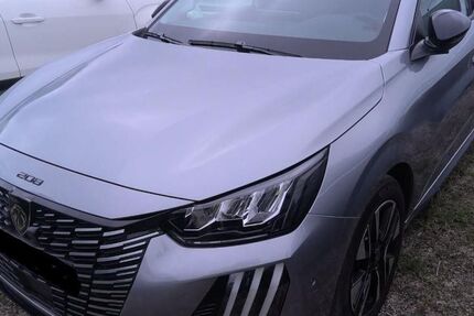 Peugeot 208 13.778 km 15.480 &euro; Rüsselsheim 65428