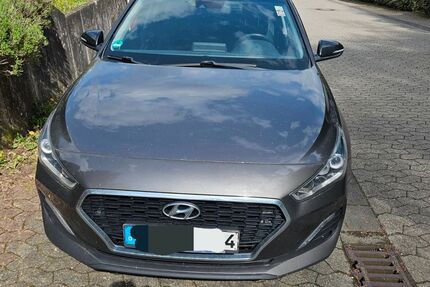 Hyundai i30 153.243 km 11.200 &euro; Remagen 53424