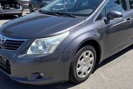 Toyota Avensis 303.000 km 3.990 &euro; Chemnitz 09114