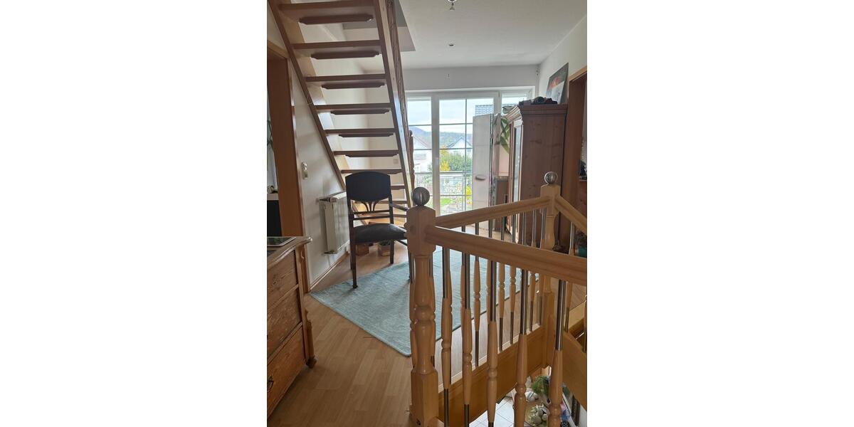 Etagenwohnung Rinteln - 6 Zimmer, 220 m&sup2;, 1.800&euro; | Angebot:26351998