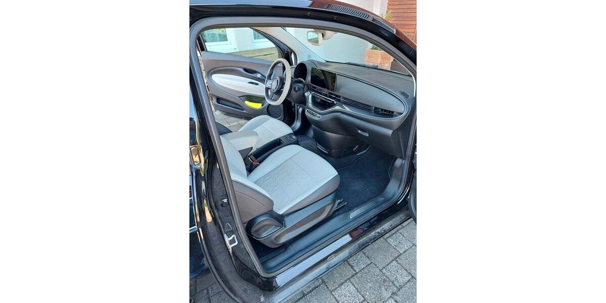 Fiat 500e 24.500 km 21.900 &euro; Deggingen 73326