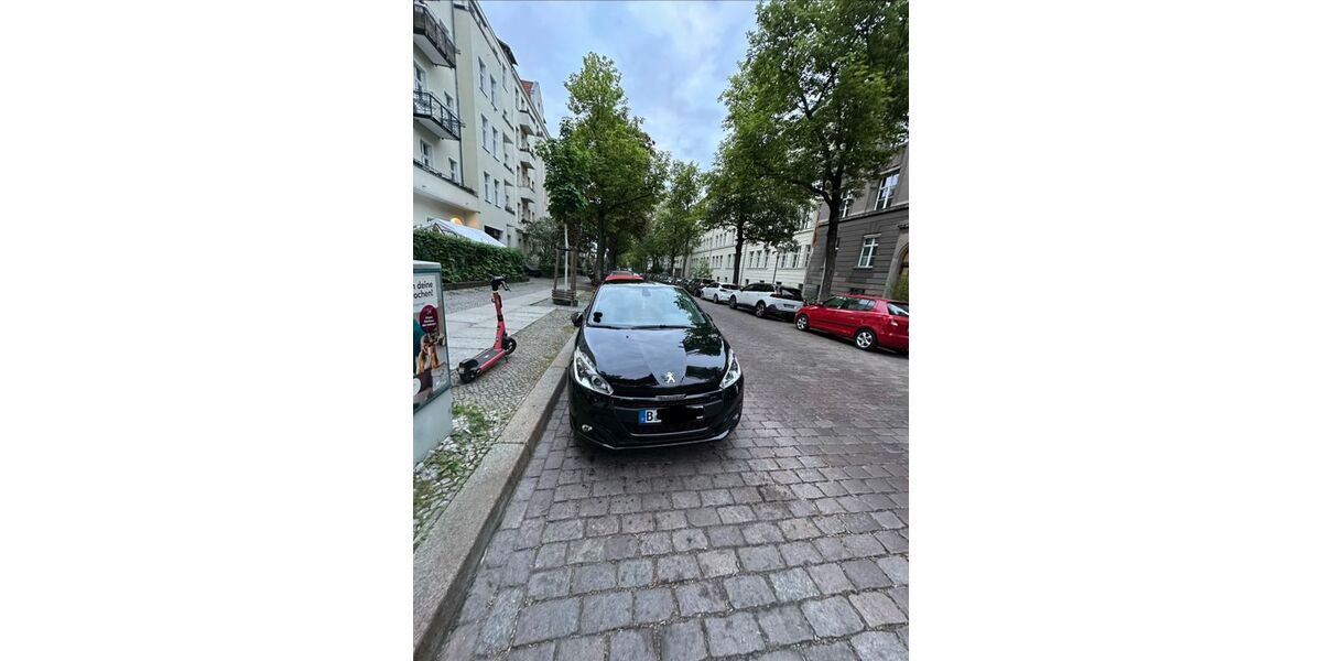 Peugeot 208 105.000 km 7.250 &euro; Berlin 10715