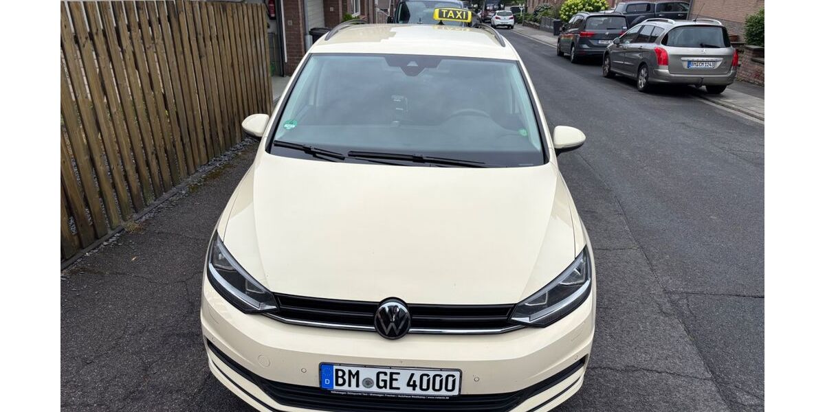 VW Touran 83.000 km 28.500 &euro; Bergheim 50129
