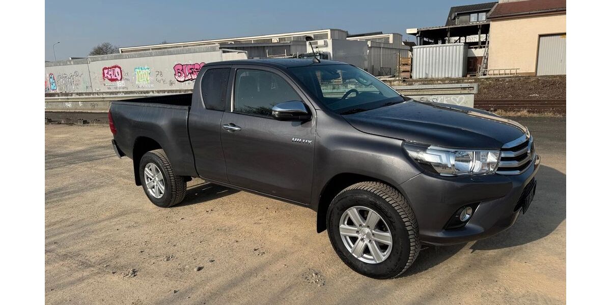 Toyota Hilux 139.556 km 27.500 &euro; Rielasingen-Worblingen 78239