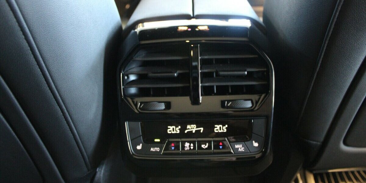 BMW iX xDrive50 35.740 km 54.980 &euro; Euskirchen 53881