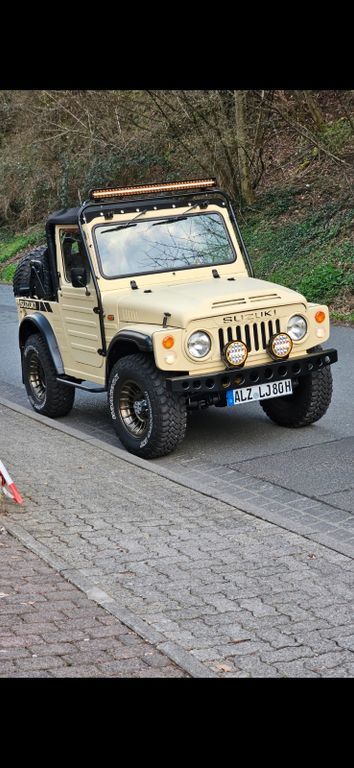 LJ