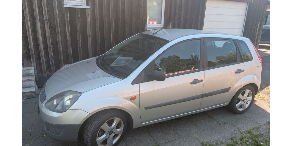 Ford Fiesta 62.000 km 3.950 &euro; Siegburg 53721