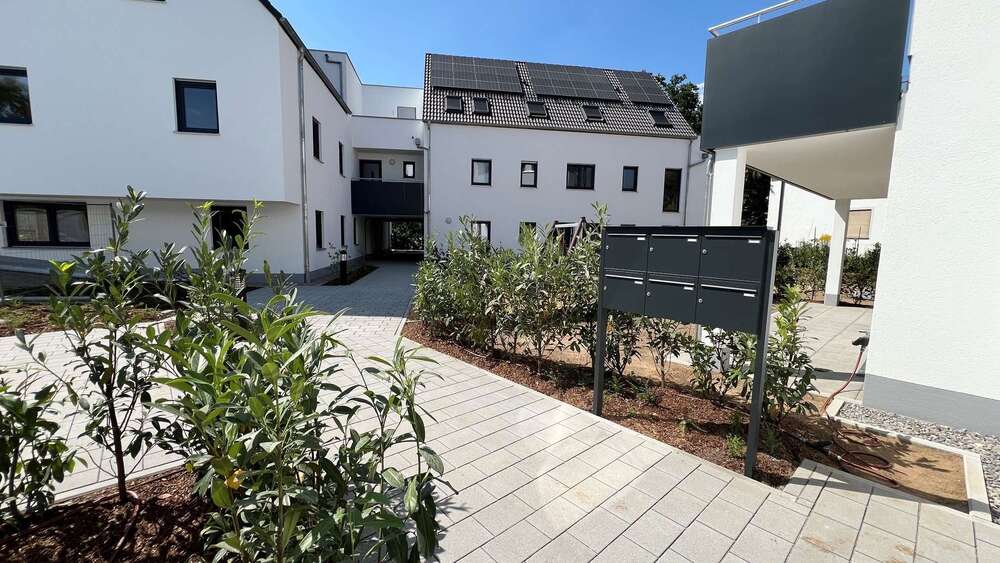 Etagenwohnung Regenstauf - 3 Zimmer, 105 m&sup2;, 1.580&euro; | Angebot:27348920