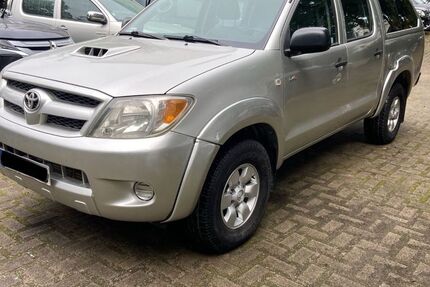 Toyota Hilux 182.000 km 12.200 € Hamburg 20535