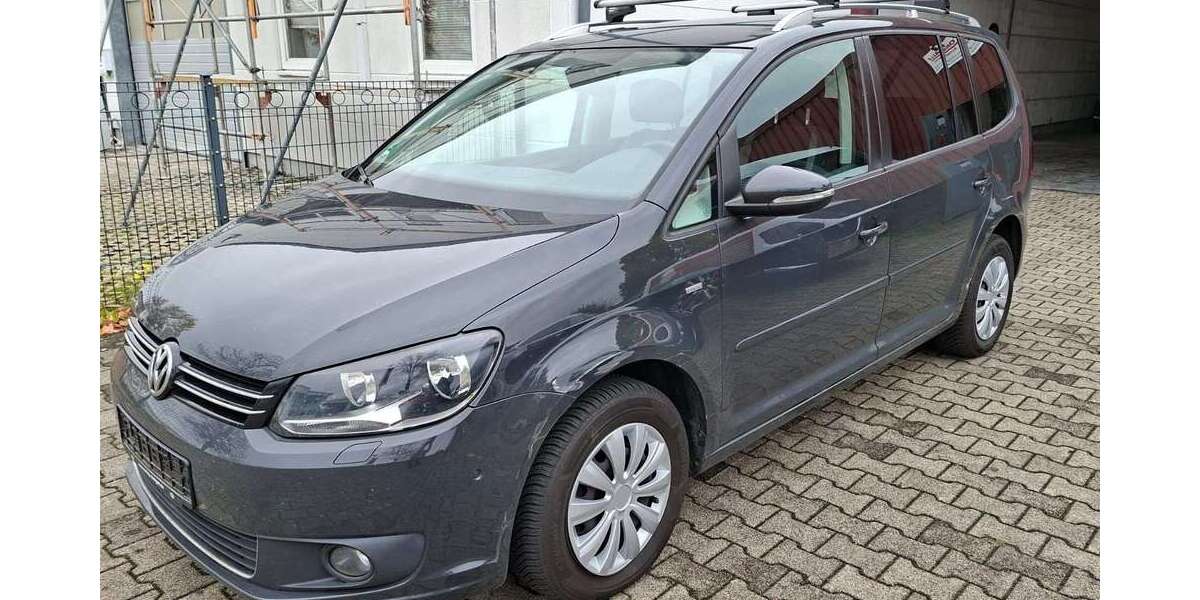 VW Touran 136.000 km 6.880 &euro; Holzgerlingen 71088