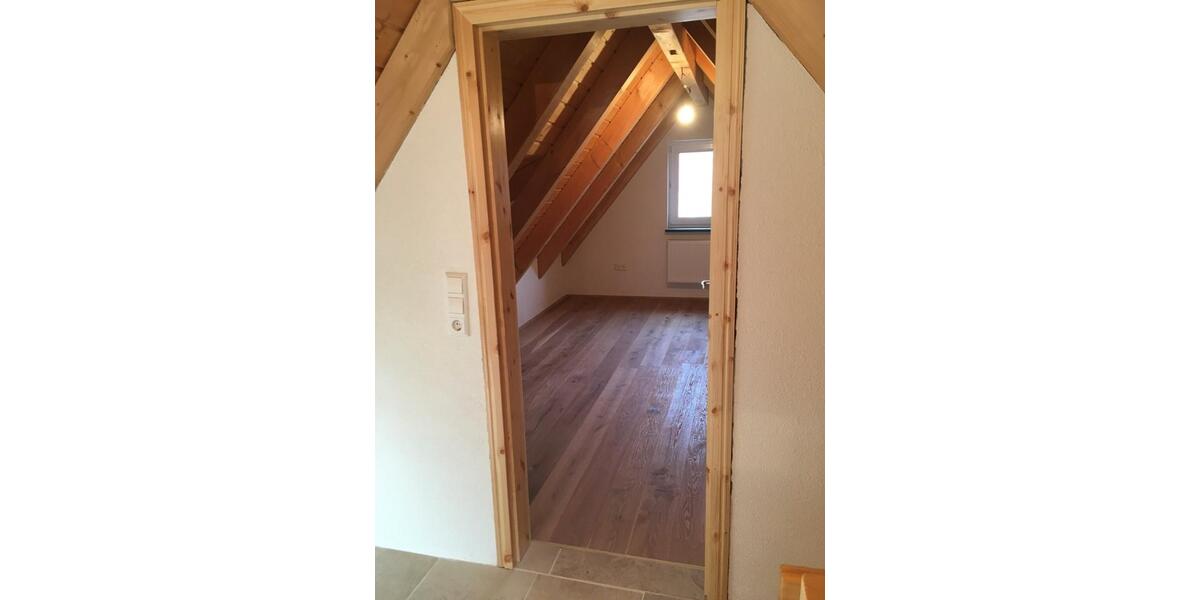 Dachgeschoßwohnung Uhingen - 2 Zimmer, 70 m&sup2;, 800&euro; | Angebot:26267591