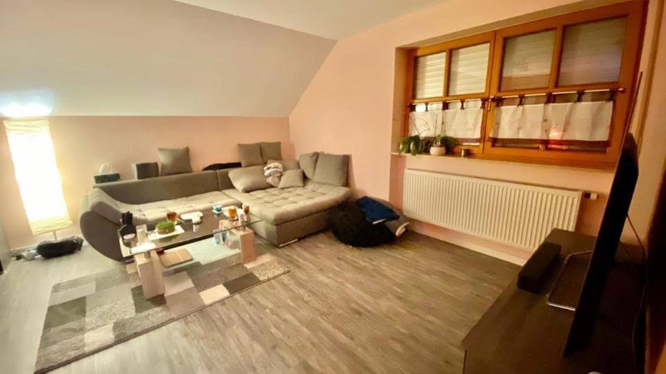 100 m² klimatisierte Wohnfläche im 1. OG zur Miete 3 zimmer