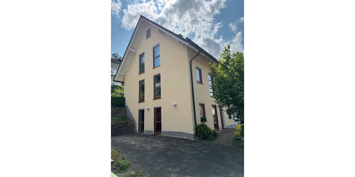 Doppelhaushälfte Lennestadt - 7.5 Zimmer, 145 m&sup2;, 379.000&euro; | Angebot:27048330