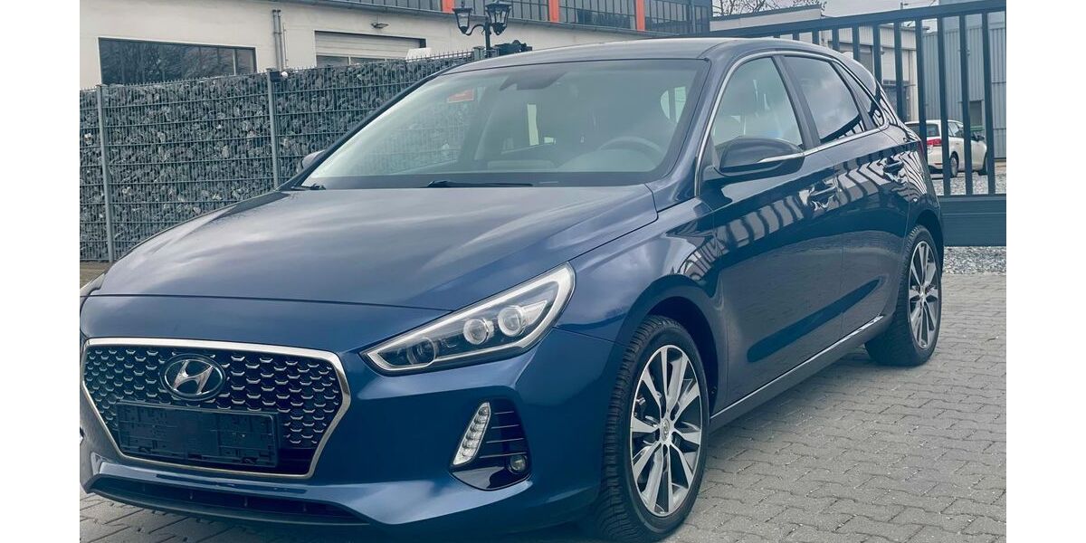Hyundai i30 64.000 km 12.000 &euro; Herford 32051