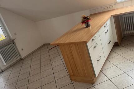 Helle und freundliche 4,5 Zimmer Wohnung mit EBK 4.5 zimmer