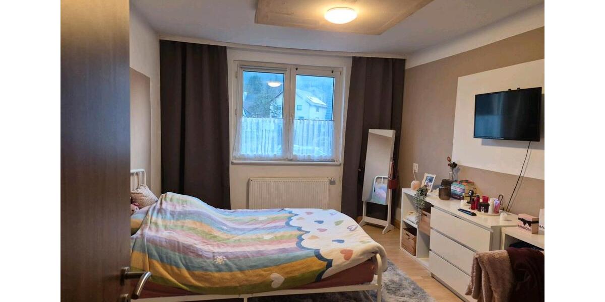 Dachgeschoßwohnung Hille - 6 Zimmer, 170 m&sup2;, 795&euro; | Angebot:25146710
