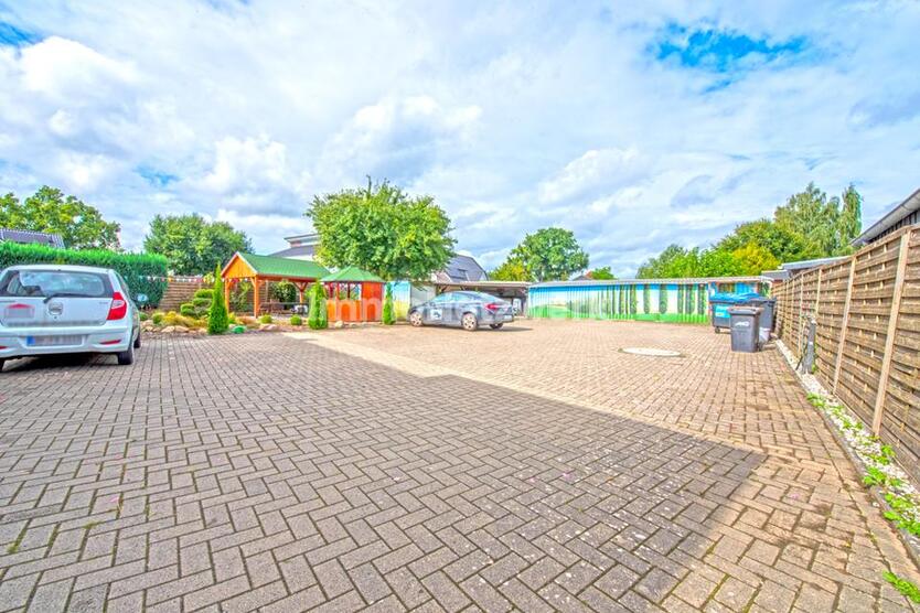 Moderne 3-Zimmer-Erdgeschosswohnung mit Einbauküche und Garten in Syke-Barrien zimmer