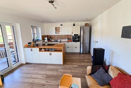 Traumhafte 3-Zimmer-Wohnung mit Einbauküche und großem Balkon 3 zimmer