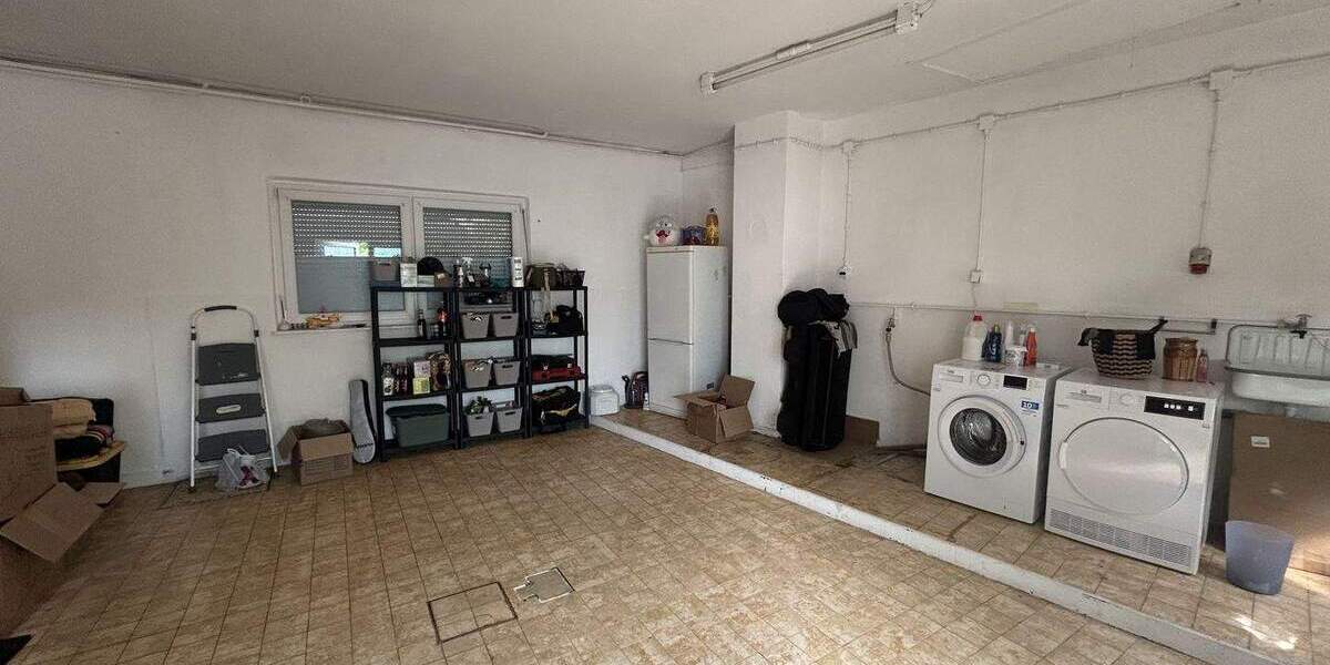 Gepflegtes Einfamilienhaus mit sehr schönem Garten & Garage in ruhiger Lage Morlautern, vermietet 6 zimmer