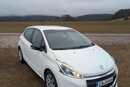 Peugeot 208 95.000 km 9.100 &euro; Schweina 36448