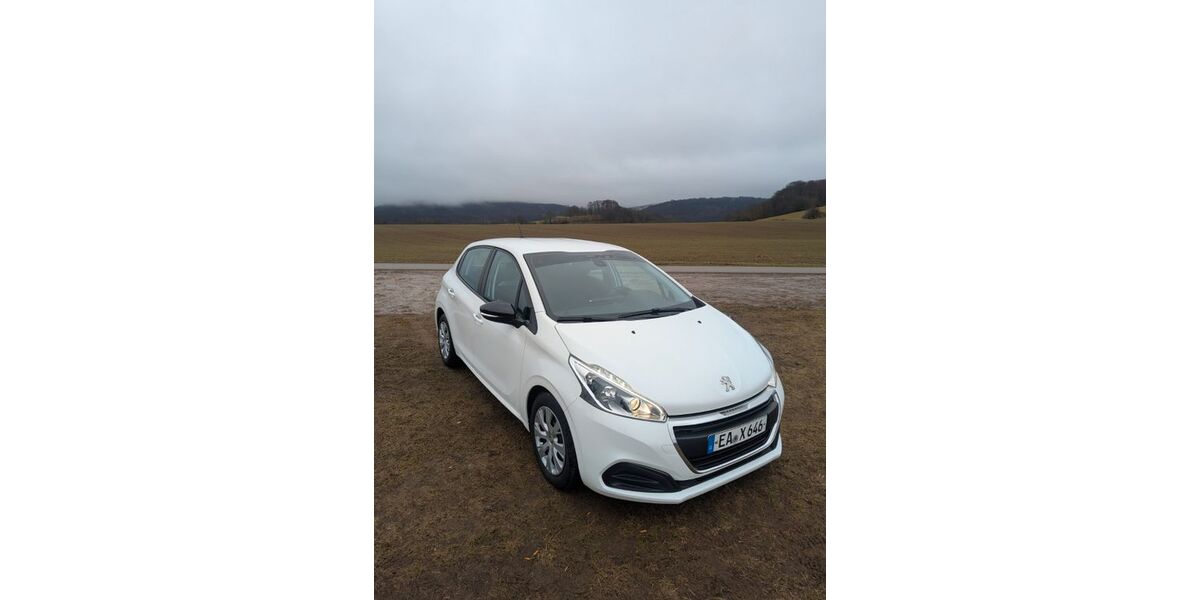 Peugeot 208 95.000 km 9.100 &euro; Schweina 36448