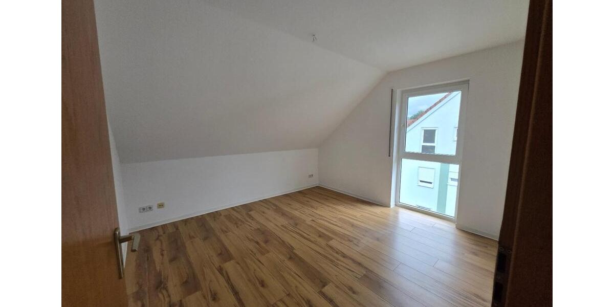 Dachgeschoßwohnung Neukloster - 3 Zimmer, 67 m&sup2;, 649&euro; | Angebot:25641407