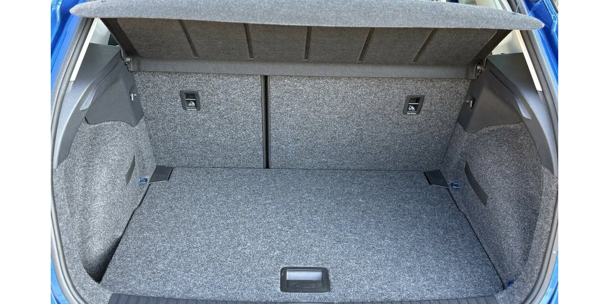 Seat Arona 1.0 TSI Style PDC/CARPLAY/KLIMAx2/ACC/DAB 28.461 km 16.900 &euro; Villingen-Schwenningen 78054