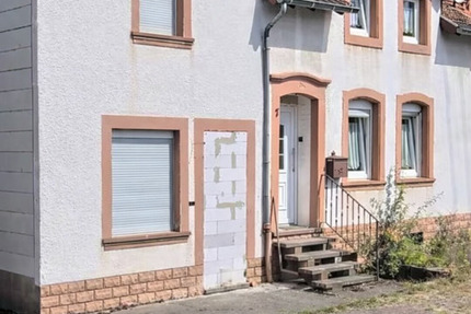 Haus Schwalbach - 9 Zimmer, 239.000&euro; | Angebot:26204337