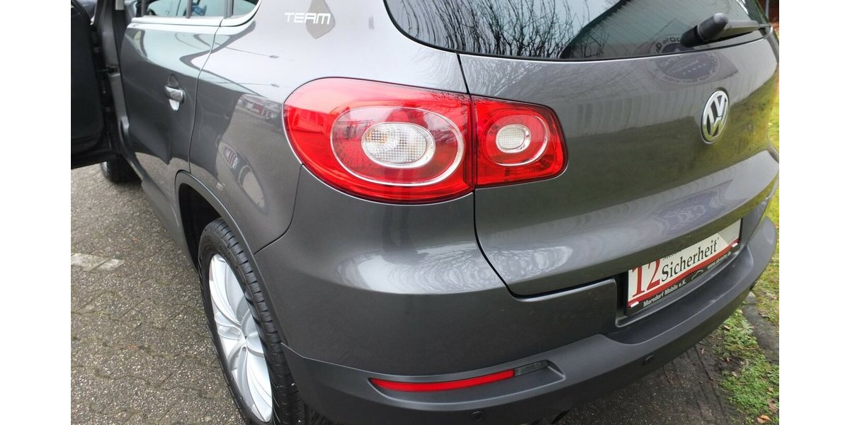 VW Tiguan TEAM orig.ATM ca 52 tkm XENON AHK PARKPILOT 112.432 km 10.398 &euro; Köln 50858
