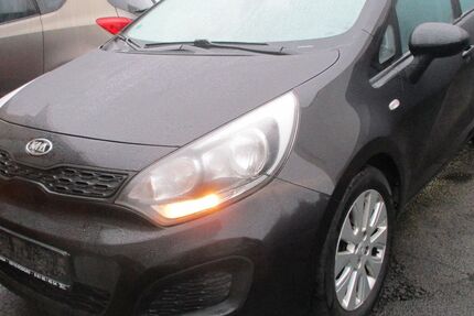 Kia Rio 126.000 km 3.400 &euro; Dreieich 63303