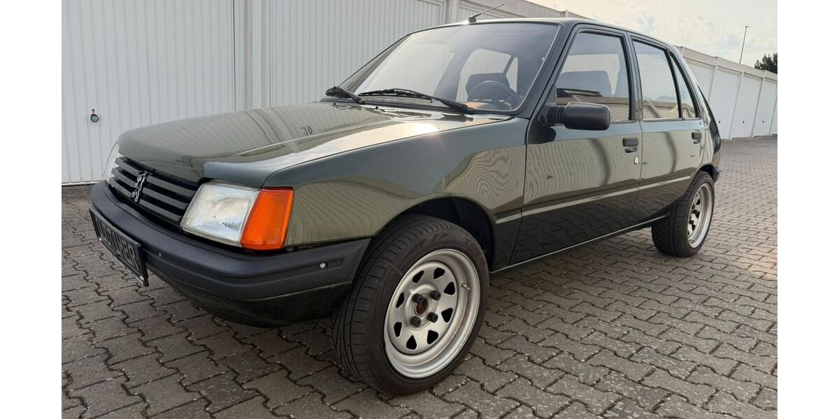 Peugeot 205 81.400 km 4.999 &euro; Bornheim 53332
