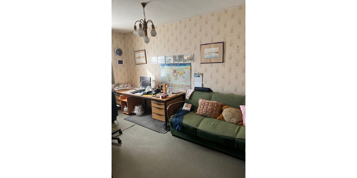 DUS, 4Zi. RMH, 110m² Wfl., 215m² Grd., Terr., Garten, Keller, Grg. 4 zimmer