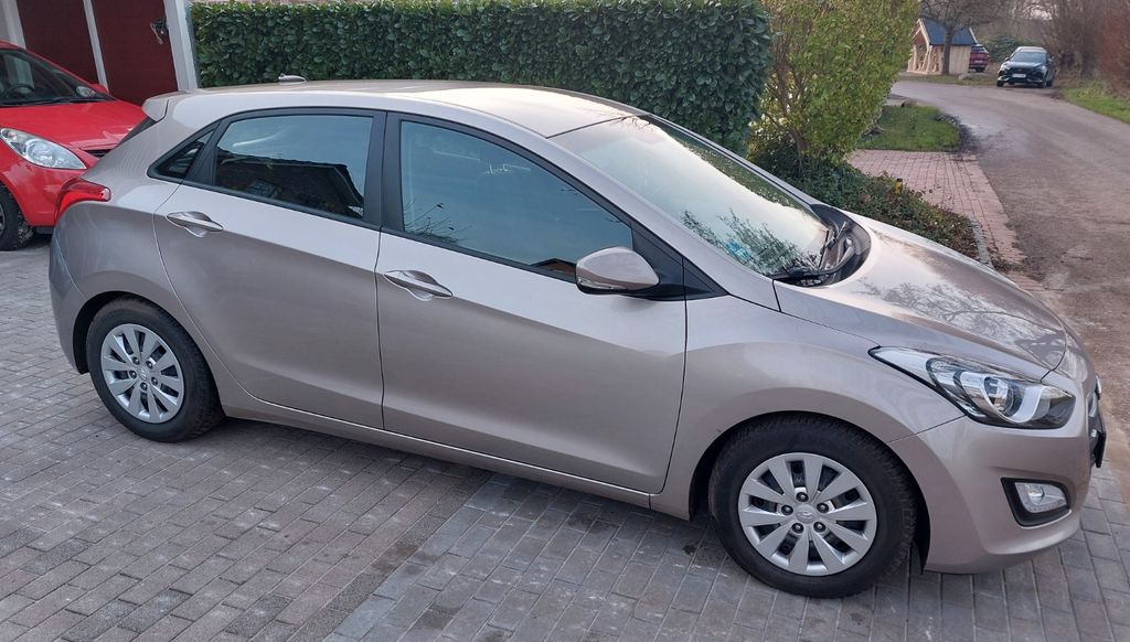 Hyundai i30 162.500 km 7.300 &euro; Neuendorf 25335