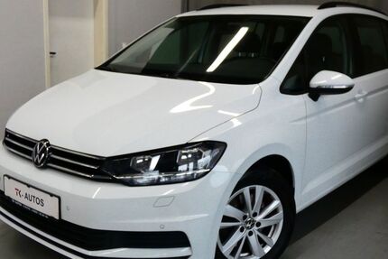 VW Touran 141.945 km 18.990 € Dorfen 84405