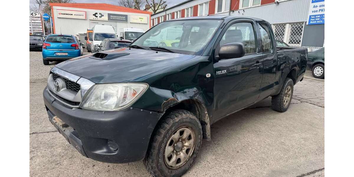 Toyota Hilux 320.000 km 10.900 &euro; Berlin 13127