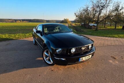 Ford Mustang 80.500 km 13.900 € Windsbach 91575