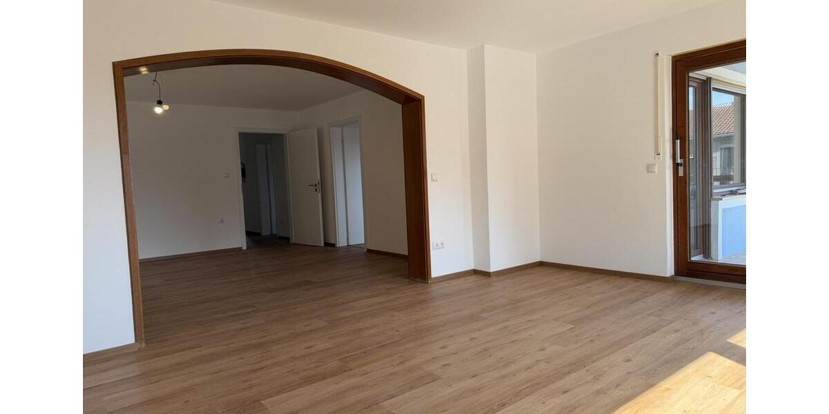 Etagenwohnung Treuchtlingen - 3 Zimmer, 100 m&sup2;, 890&euro; | Angebot:25978574