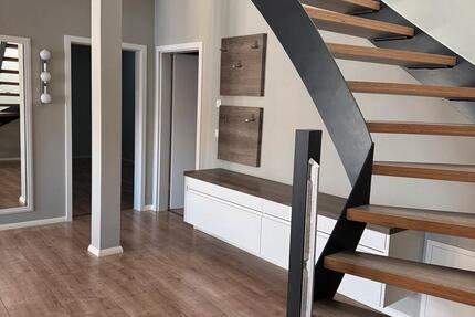 Haus Quakenbrück - 3 Zimmer, 160 m&sup2;, 1.600&euro; | Angebot:24691662