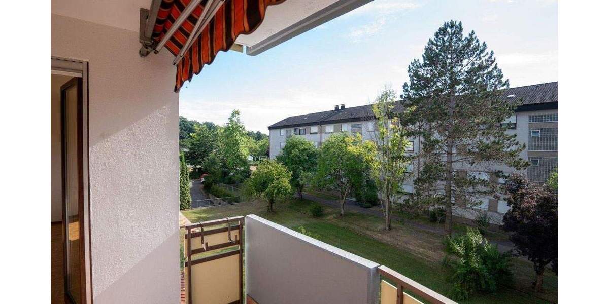 Etagenwohnung Singen - 4 Zimmer, 100 m&sup2;, 290.000&euro; | Angebot:25781556