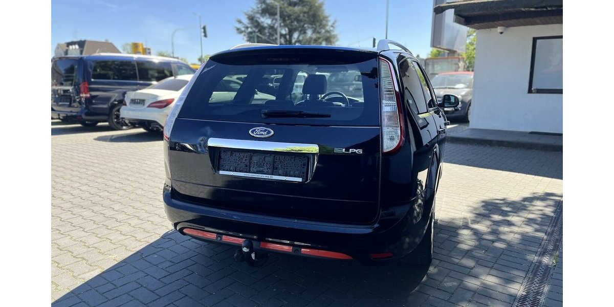 Ford Focus Titanium / LPG / Sitzheizung / Xenon / AHK 299.000 km 2.900 &euro; Mönchengladbach 41066