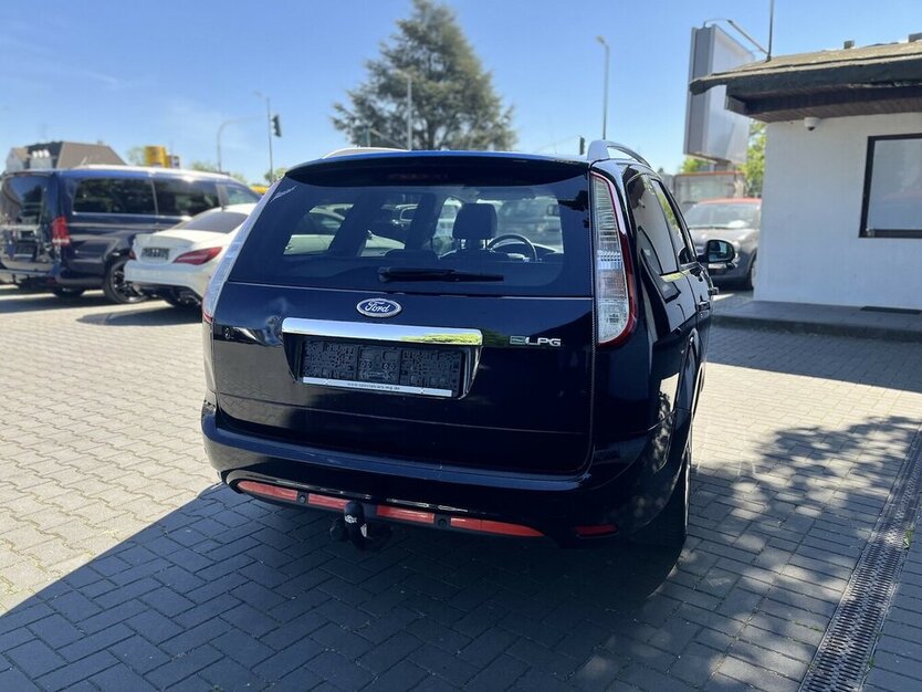Ford Focus Titanium / LPG / Sitzheizung / Xenon / AHK 299.000 km 3.990 € Mönchengladbach 41066