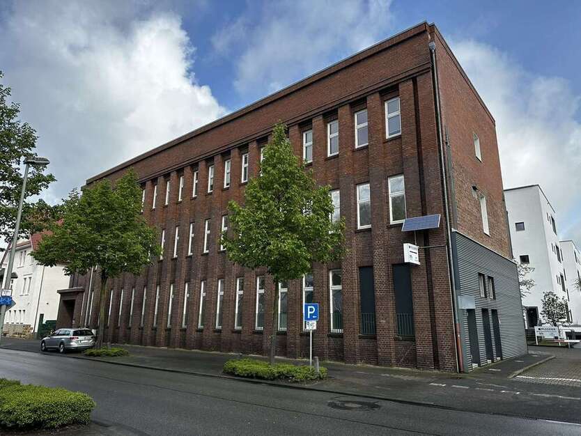 Büro in Gütersloh 3.353 € 394.44 m²