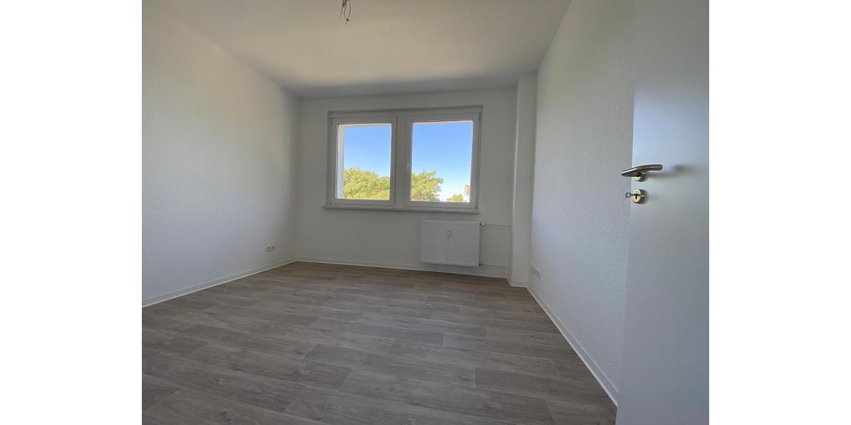 Etagenwohnung Staßfurt - 3 Zimmer, 91 m&sup2;, 680&euro; | Angebot:26645800